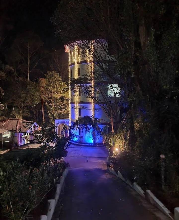 White House Riverside Retreat Nallathanniya Exterior foto