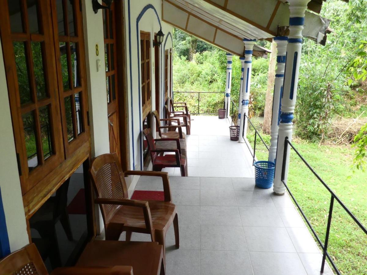 White House Riverside Retreat Nallathanniya Exterior foto